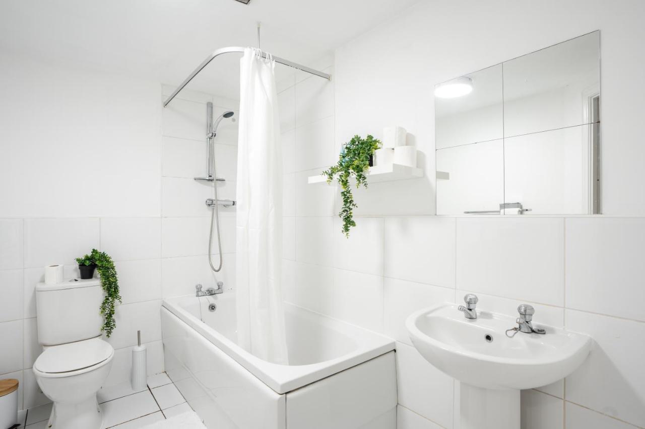 Stylish 2 Bed Manchester Flat Exterior photo